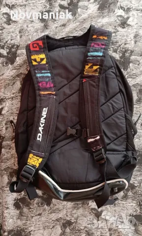 Dakine Campus 25L- В Добро Състояние, снимка 16 - Раници - 46976638