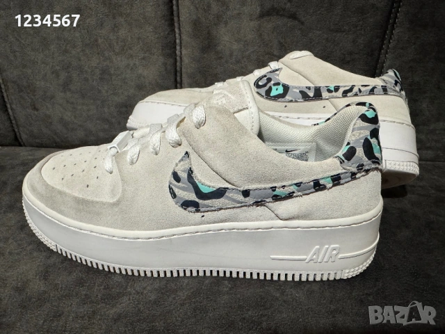 Nike Air Force 1 Sage Low White Team Gold.