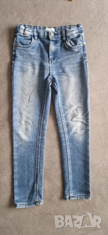 8-9г 134см Панталон тип Дънки тъмно сини прави крачоли без следи от употреба