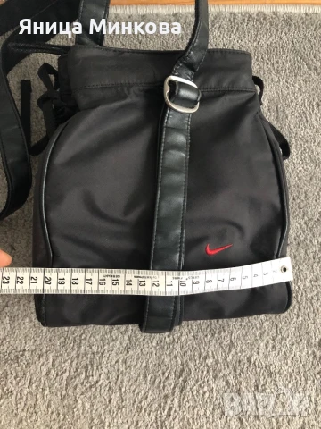Дамска чанта Nike за през рамо, снимка 3 - Чанти - 51205350