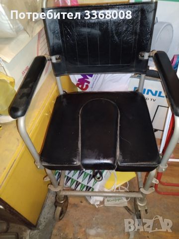 Инвалиден стол за баня , снимка 1 - Инвалидни колички - 45099994