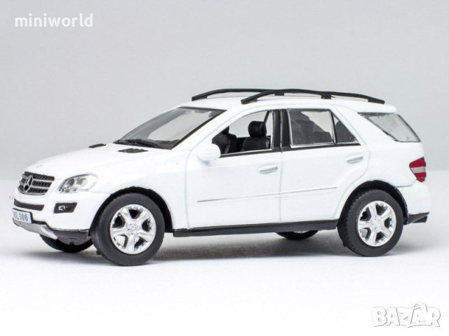 Mercedes-Benz ML 500 2000 - мащаб 1:43 на DeAgostini модела е нов в блистер, снимка 2 - Колекции - 44991859