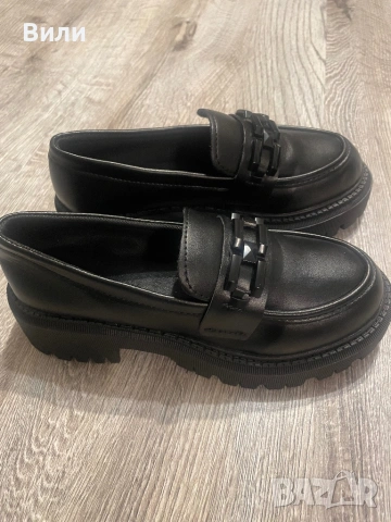 Дамски обувки номер 35