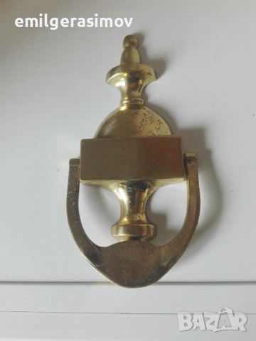 Чукало за врата , меден поднос и стара попивателна.