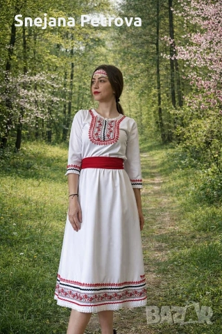 Рокли с фолклорни мотиви , снимка 2 - Рокли - 54107987