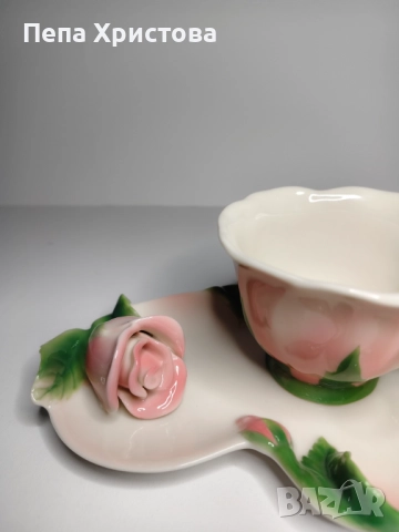 Двоен сет за кафе от китайски костен порцелан с 3Д ефект, снимка 4 - Чаши - 51863007