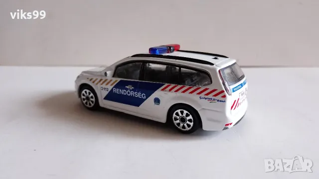 Bburago Ford Focus Combi Magyar Police Мащаб 1:43, снимка 3 - Колекции - 49374164