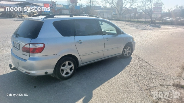 Тойота Авенсис Версо 2005 г -2000куб.4+1 Бензин -Газ с регистрация, снимка 4 - Автомобили и джипове - 53756220