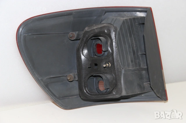 Десен стоп Toyota Avensis Verso (2001-2004г.) Тойота Авенсис Версо, снимка 4 - Части - 53129865