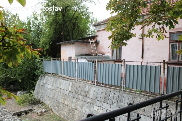 Продава жилищна сграда с магазин в Силистра, снимка 9 - Магазини - 52043304