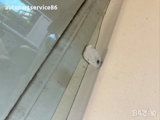 Предно дясно стъкло на прозореца на врата за Peugeot 4007 2.2 HDI (2009), снимка 2 - Части - 53648616