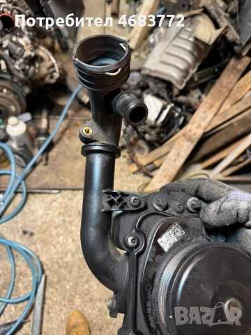 Пластмасово водно съединение за двигател на Мерцедес Mercedes 2.2Cdi само за 60лв. А6512001651