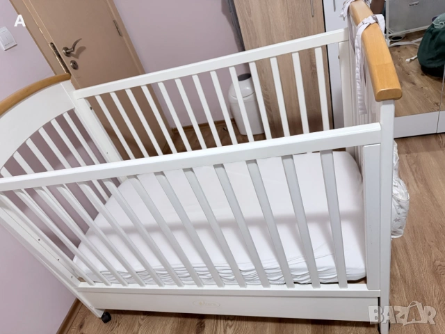 Бебешка кошара от естествено дърво