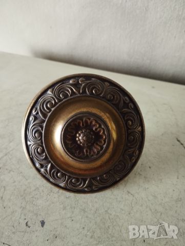 Бронзова дръжка за врата тип топка, снимка 1 - Антикварни и старинни предмети - 45694101