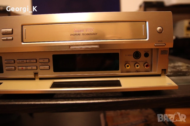 JVC HR-DVS1 видео рекордер SVHS и MiniDV, снимка 12 - Плейъри, домашно кино, прожектори - 54099444