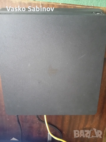 Продавам ps4 