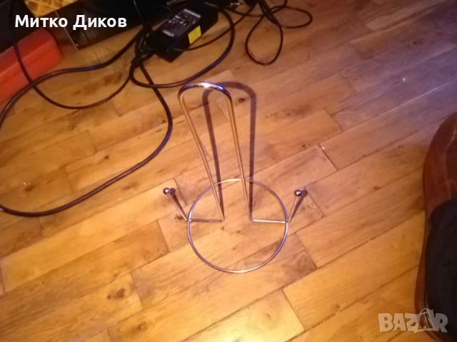 Стойка нова метална за домакинска хартия Н-28см и фи 13см, снимка 2 - Аксесоари за кухня - 50551986
