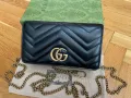 Gucci коженa мини Beloved чанта Гучи Златно Gold GG лого Made in Italy, снимка 2