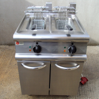 Професионален, италиански, електрически, двоен фритюрник на база BARON, снимка 12 - Обзавеждане на кухня - 44975917