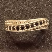 Сребърен пръстен с малки цирконии и обсидиани, снимка 1 - Пръстени - 45805548