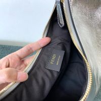 Налична чанта Fendi реплика, снимка 4 - Чанти - 45702229
