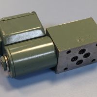 Хидравличен разпределител SUMITOMO SD4GS-AB-01-100AZ-12 directional valve 100V, снимка 4 - Резервни части за машини - 45239132