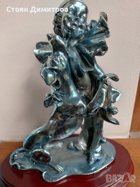 Прекрасна статуетка на клоун и куче,красота, височина 25см, тежи 980гр.ръчна работа , снимка 1