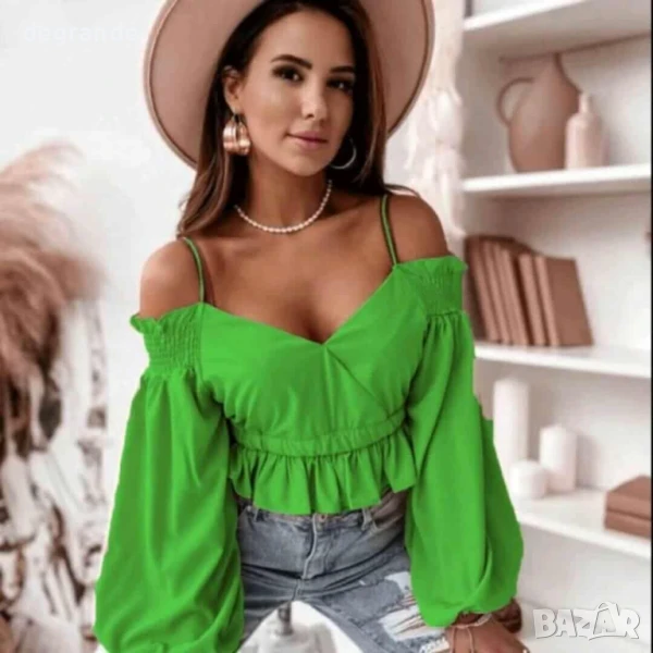 Дамски топ в зелено с ефектни ръкави, снимка 1