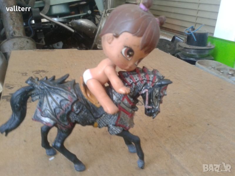 стара играчка кукла на кон, снимка 1