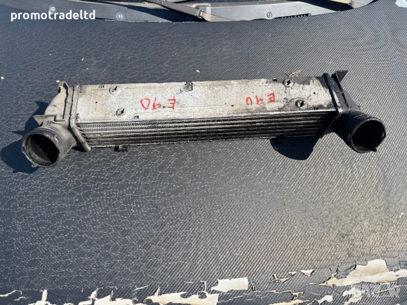 Интеркулер радиатор БМВ Е90 Е91 2.0D 163hp. BMW E91 E90, снимка 1