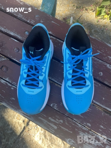 Детски маратонки Under Armour 35,5, снимка 2 - Детски маратонки - 52104140