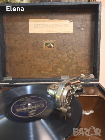 Ретро преносим грамофон с куфарче , снимка 2 - Грамофони - 53709624