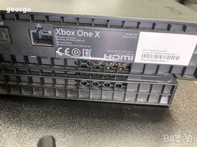 Конзола Xbox One X 1TB с един джойстик, снимка 2 - Xbox конзоли - 49555256