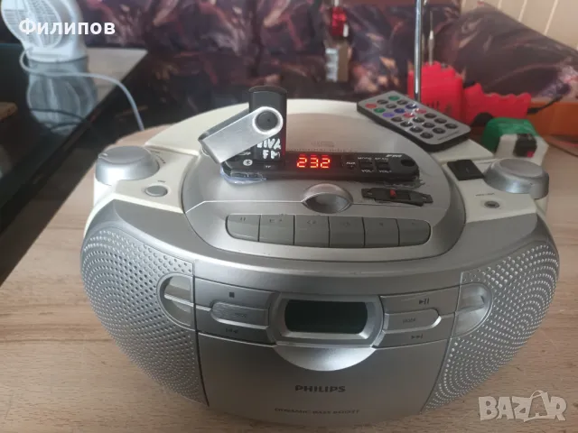 philips az10288/12 фм/юсб/сд/блутуут/касетофон 5в1, снимка 1 - Радиокасетофони, транзистори - 48823592