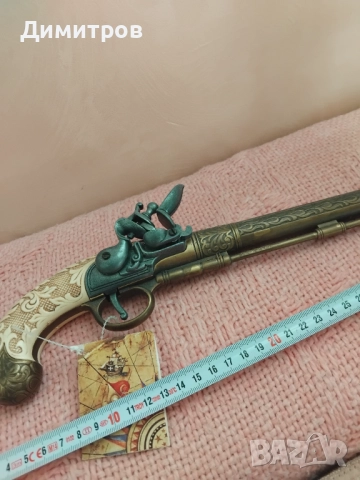 Ретро бронзов пистолет 