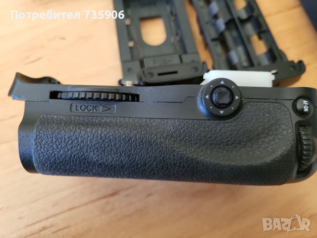 Оригинален батериен грип Nikon MB-D10, снимка 3 - Чанти, стативи, аксесоари - 53642084