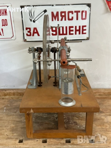 Соц Модел Макет на Електростатична Машина, снимка 7 - Антикварни и старинни предмети - 51787952