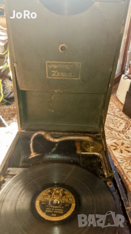 Стар Грамофон Zenith , снимка 2 - Антикварни и старинни предмети - 52846222