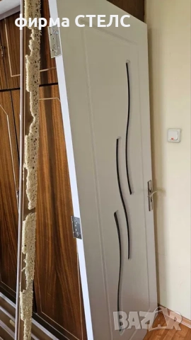 Чисто нова интериорна врата Garant (70 см) – Бяла със стъкло, ДЯСНА, снимка 2 - Интериорни врати - 52925421