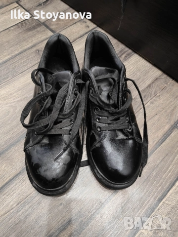 продавам дамски обувки, снимка 2 - Дамски ежедневни обувки - 52466841