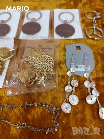Продавам бижута и ключодържател., снимка 4 - Бижутерийни комплекти - 49727739