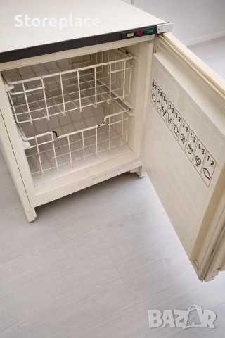 Малък вертикален фризер Gorenje с две кошници – в отлично състояние