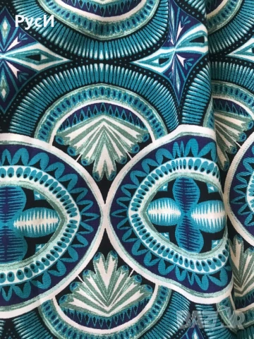 Дълга пола на широки плисета