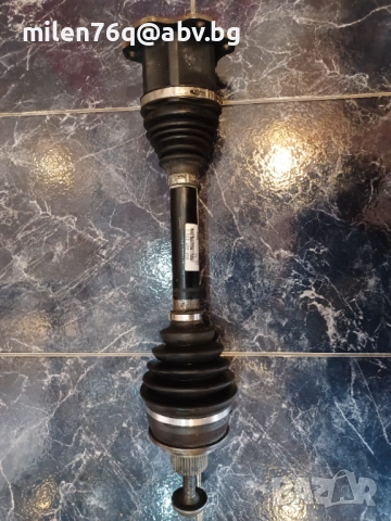 Предна полуоска за Ауди Q5 2017- 2021 с номер 80A 407 271 E