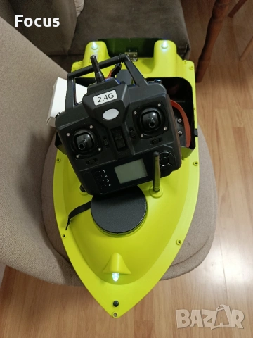 лодка за захранка с GPS 16 точки и автопилот 