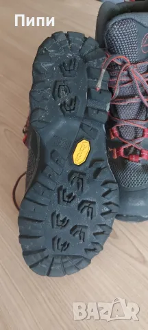 Дамски туристически обувки La Sportiva 38, снимка 3 - Маратонки - 50344036