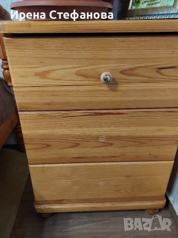 Малко шкафче от чам