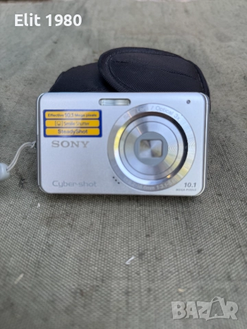 продавам фотоапарат SONY 