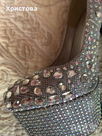 Страхотни обувки с камъни, снимка 4 - Дамски обувки на ток - 44987400