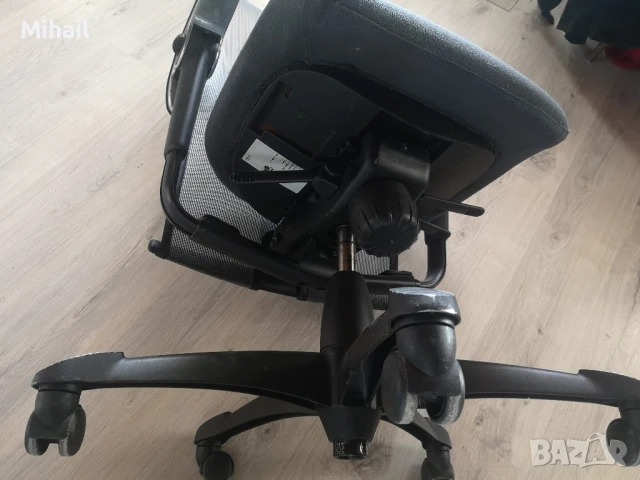 Офис стол HAG H09 9220 , снимка 9 - Столове - 51145748